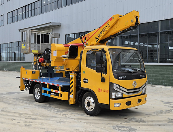 高空作業(yè)車與隨車吊 湖北瑞雅特汽車的產(chǎn)品亮點(diǎn)解析